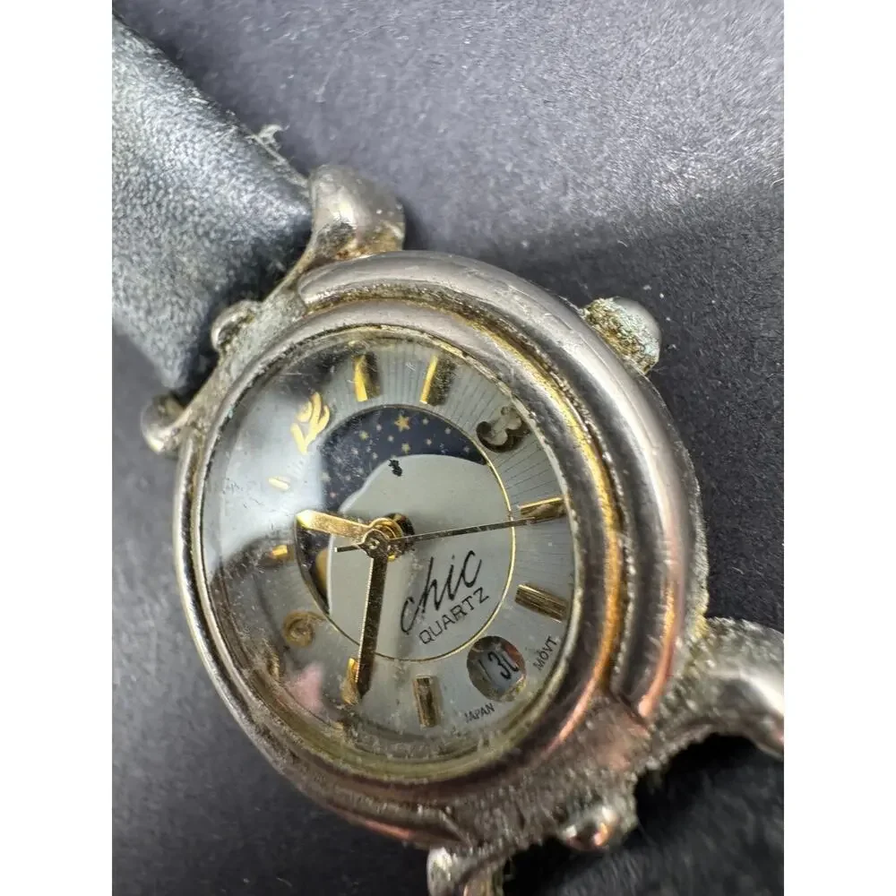 Vtg Chic Moon Face Dial Date Women's Watch Silver Tone Black Calf Band LCH143